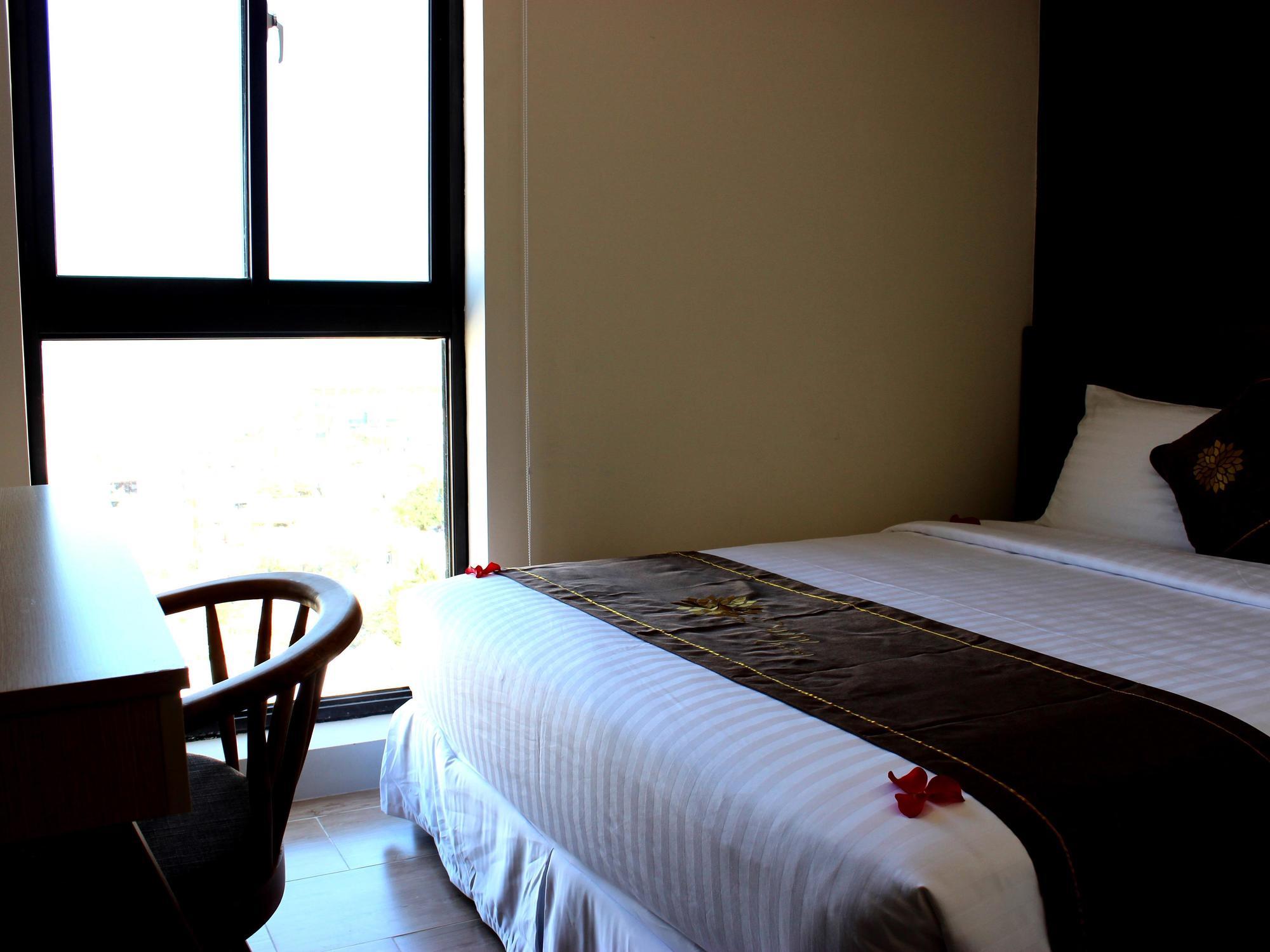 Daisy Hotel Nha Trang Exterior photo