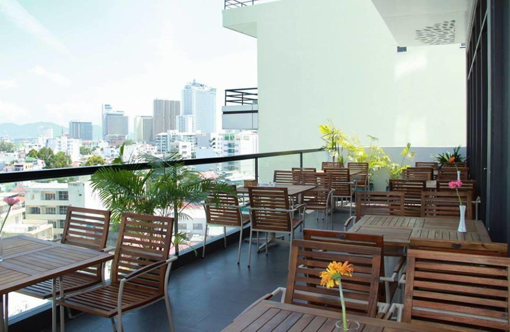 Daisy Hotel Nha Trang Exterior photo