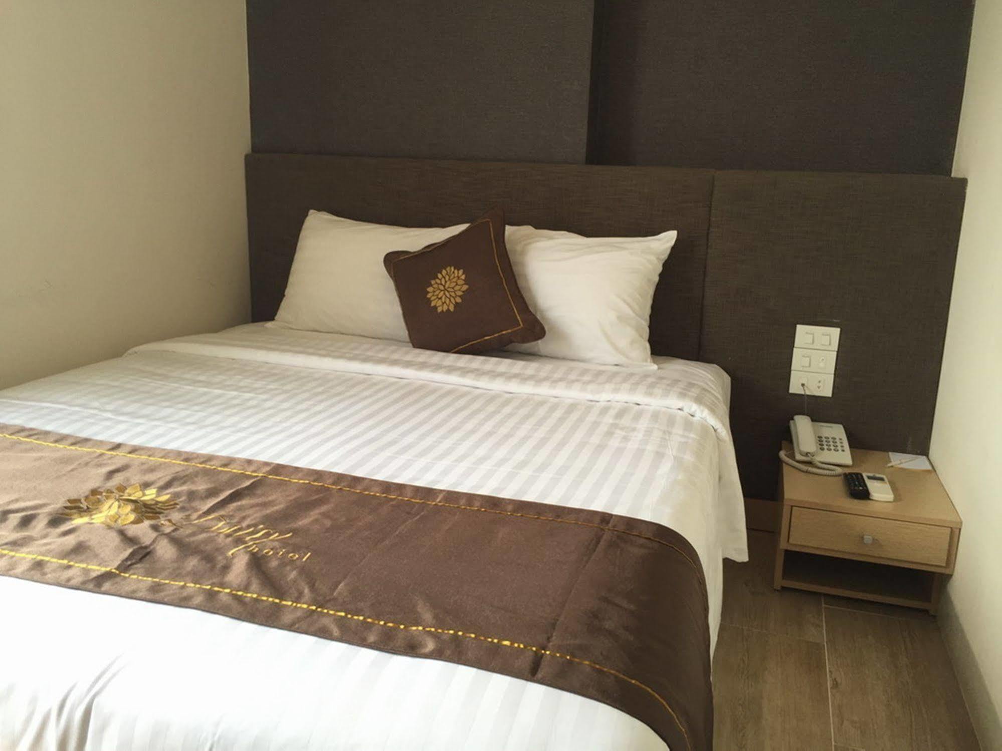 Daisy Hotel Nha Trang Exterior photo