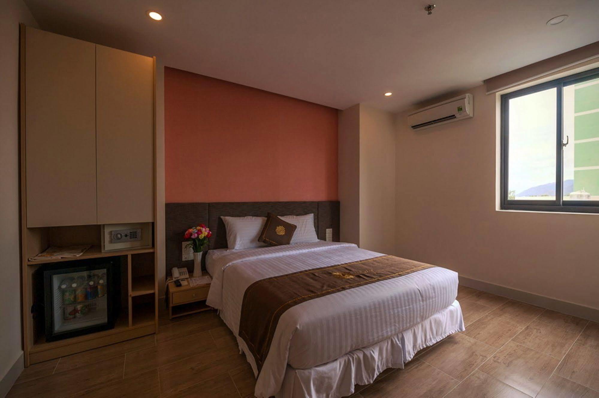 Daisy Hotel Nha Trang Exterior photo