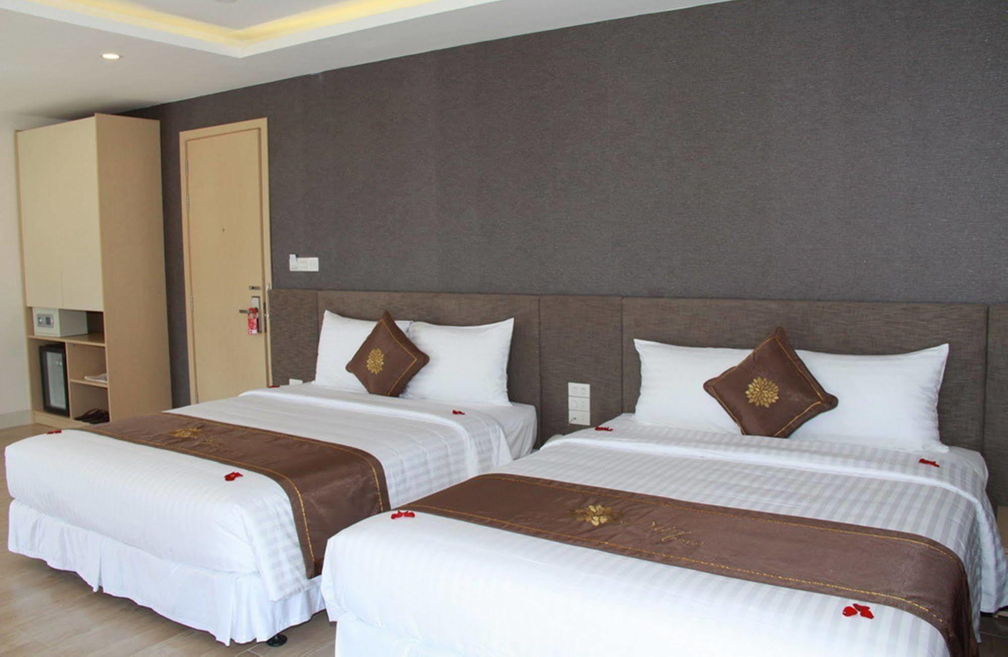 Daisy Hotel Nha Trang Exterior photo