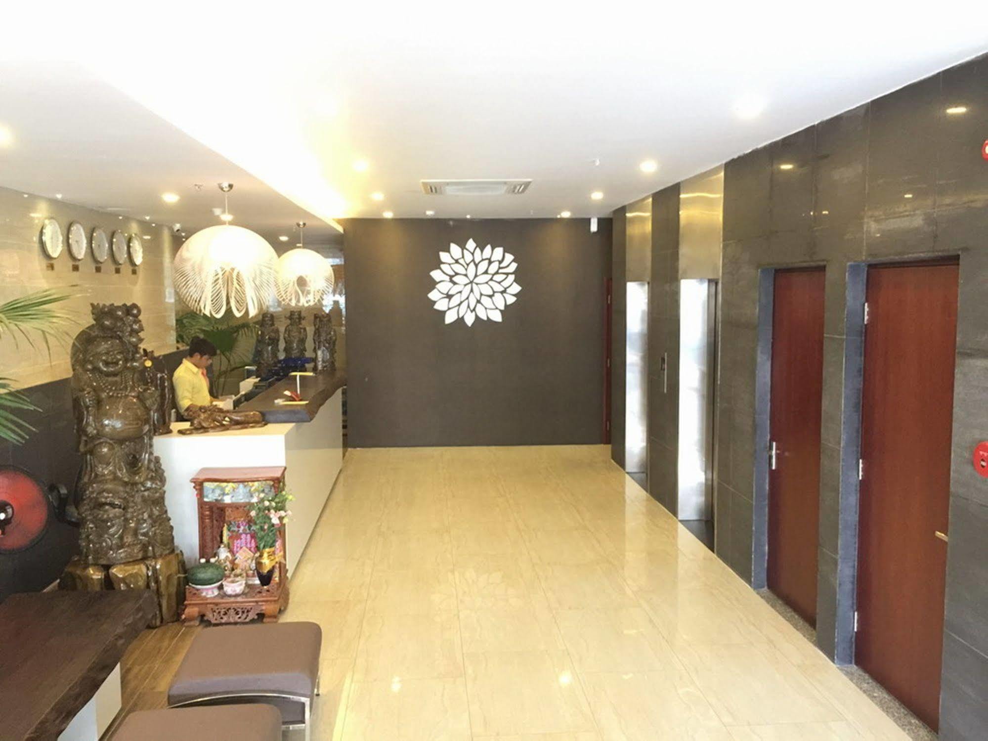 Daisy Hotel Nha Trang Exterior photo