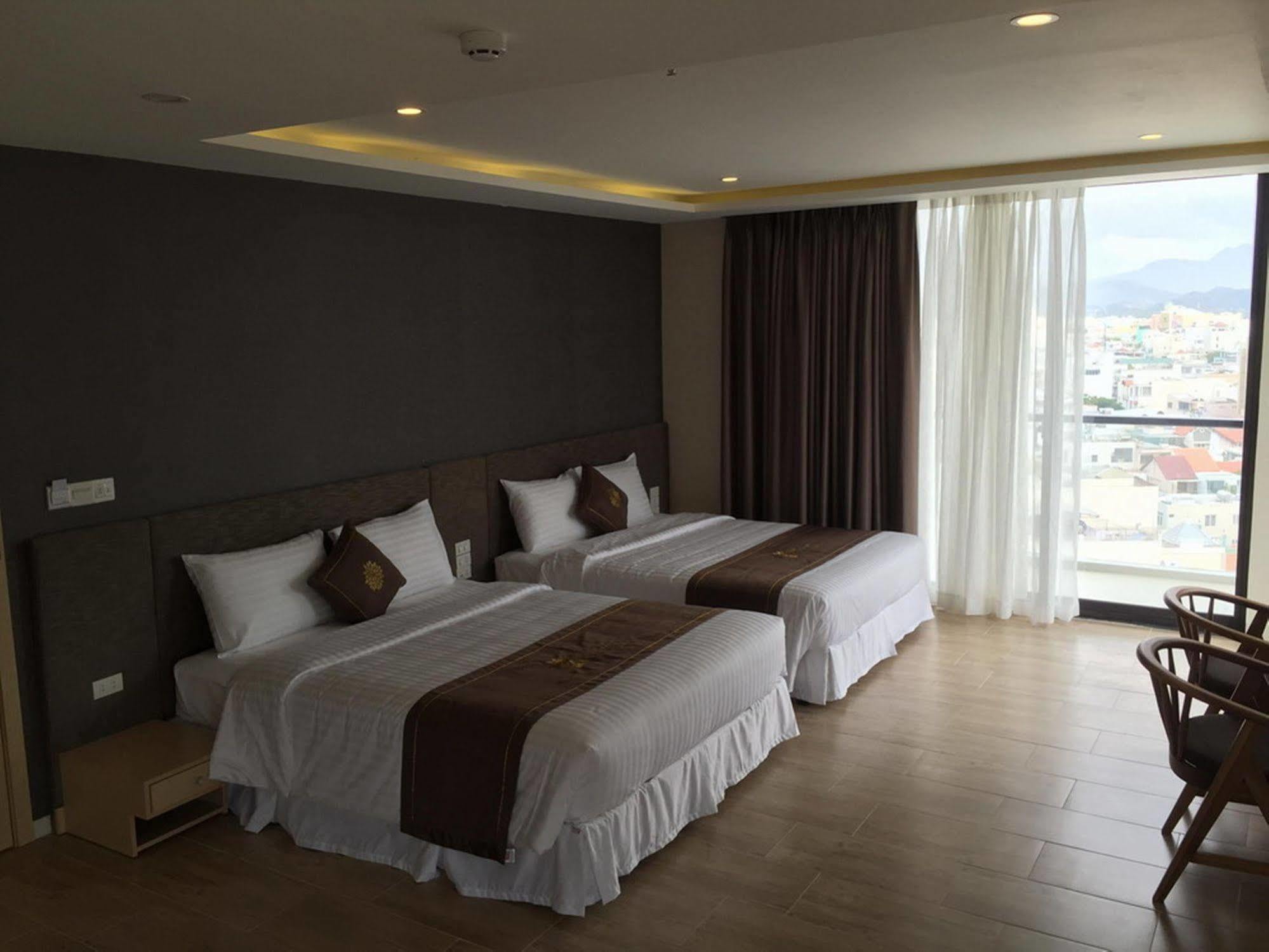 Daisy Hotel Nha Trang Exterior photo